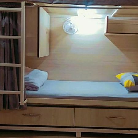 Abuzz Oxfordcaps Simla Hostel ภายนอก รูปภาพ