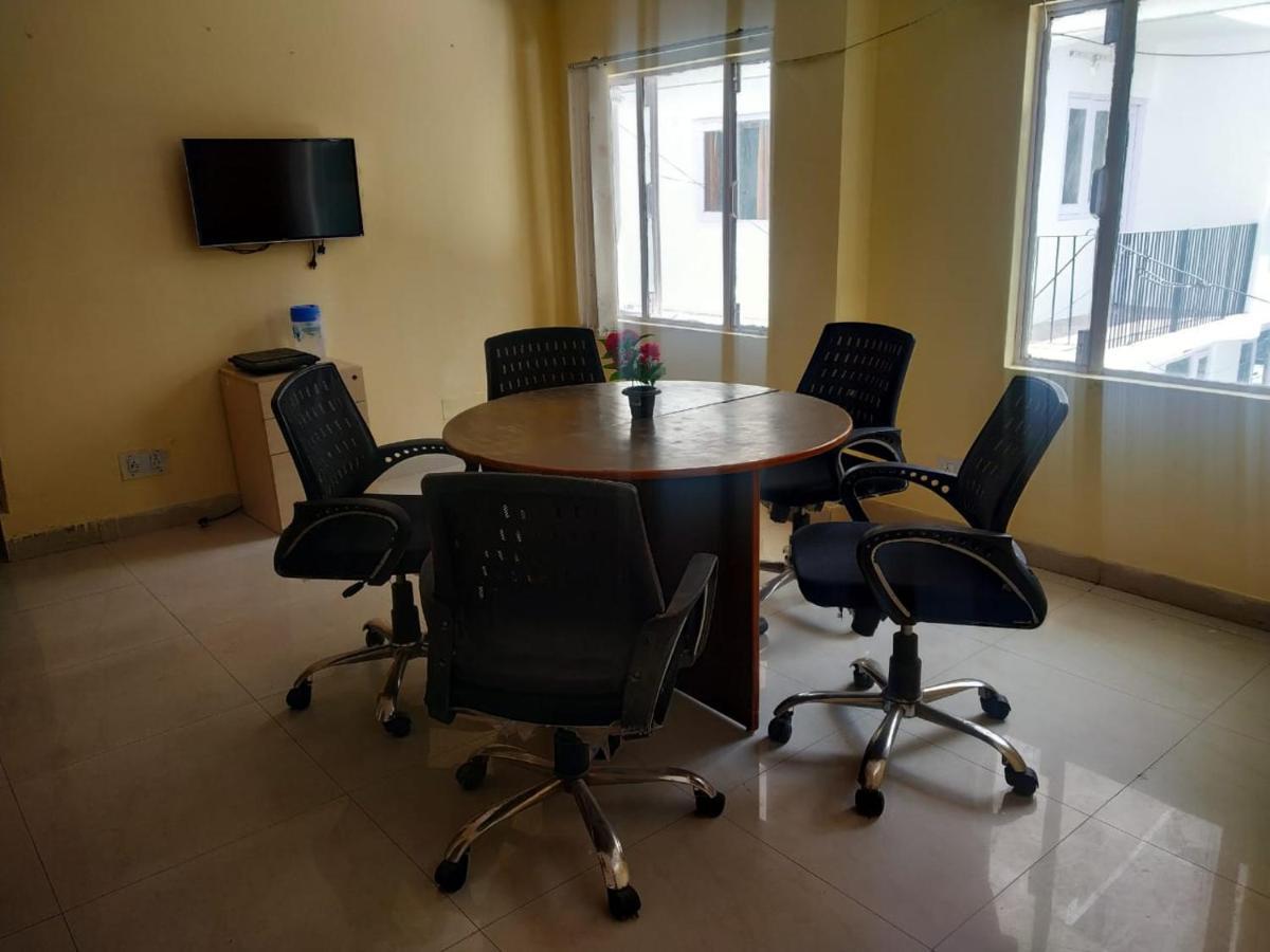Abuzz Oxfordcaps Simla Hostel ภายนอก รูปภาพ