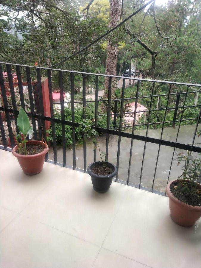 Abuzz Oxfordcaps Simla Hostel ภายนอก รูปภาพ