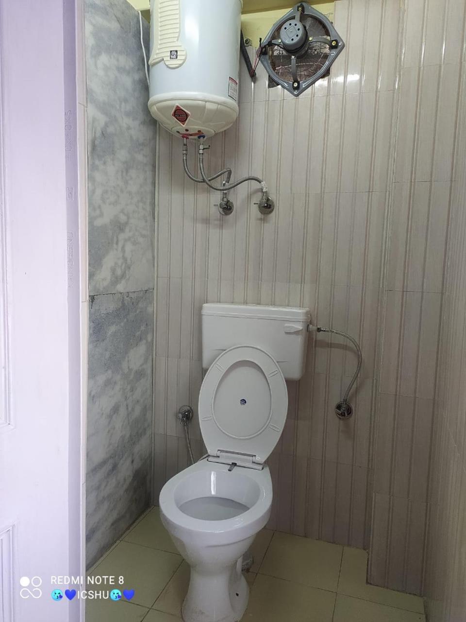 Abuzz Oxfordcaps Simla Hostel ภายนอก รูปภาพ